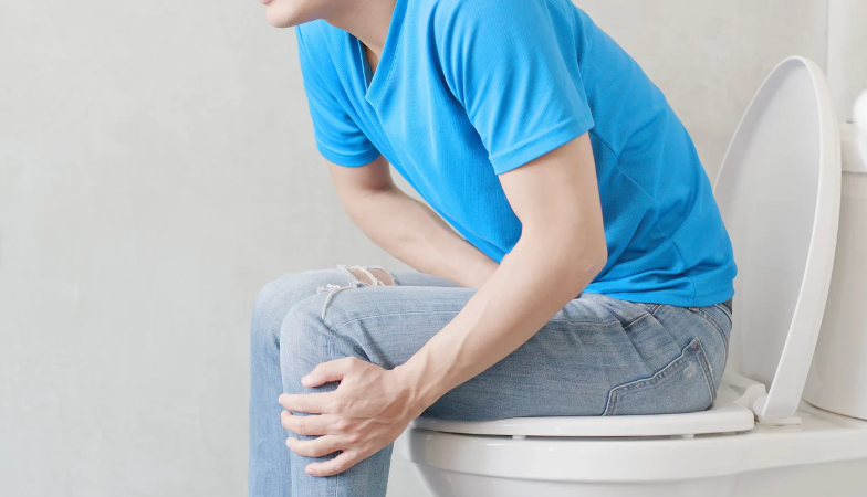 便秘と肌荒れの関係性 | 起きやすい肌荒れの症状や治し方を解説